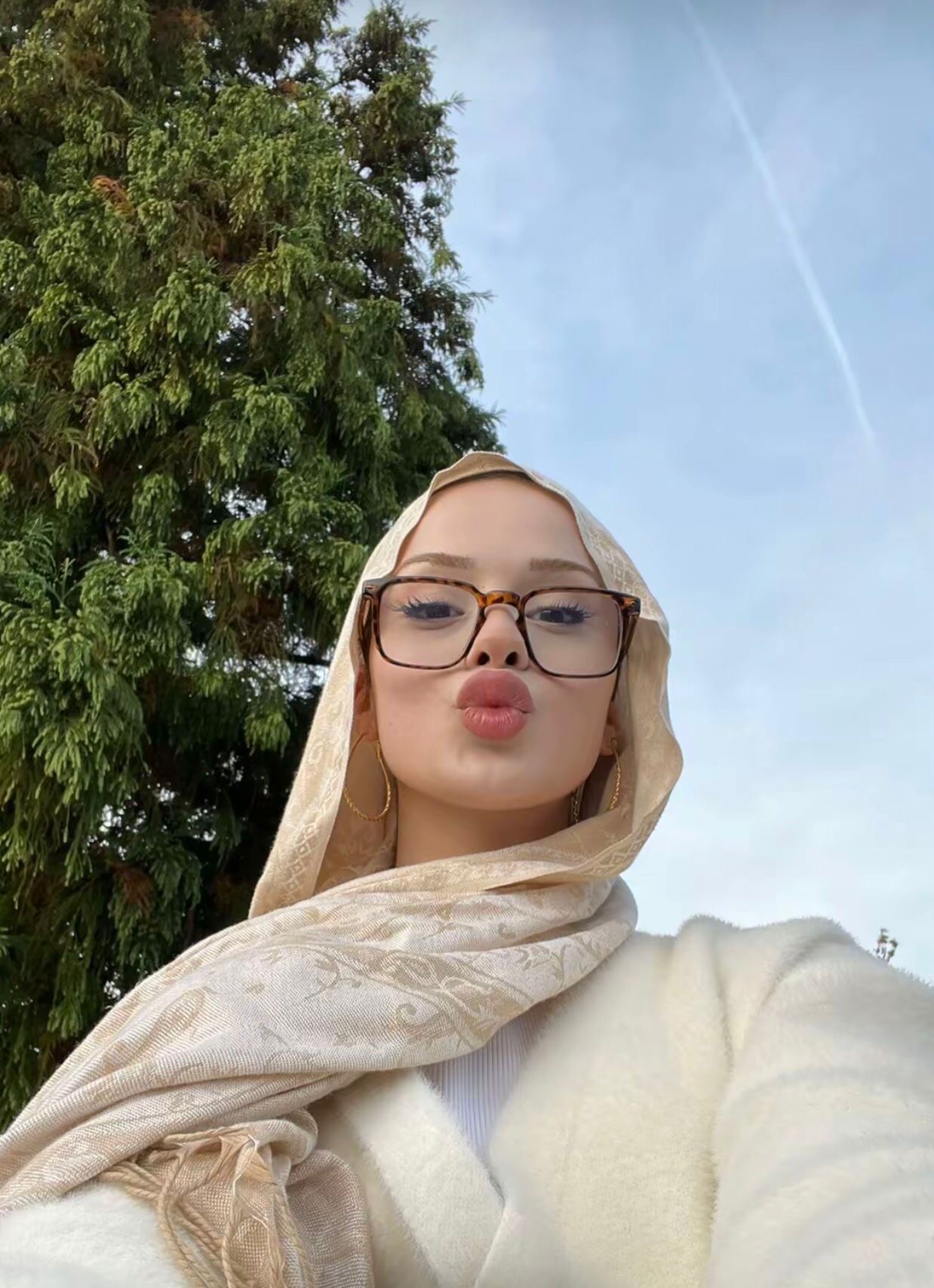 Macun Üniversiteli Bayan Escort Funda