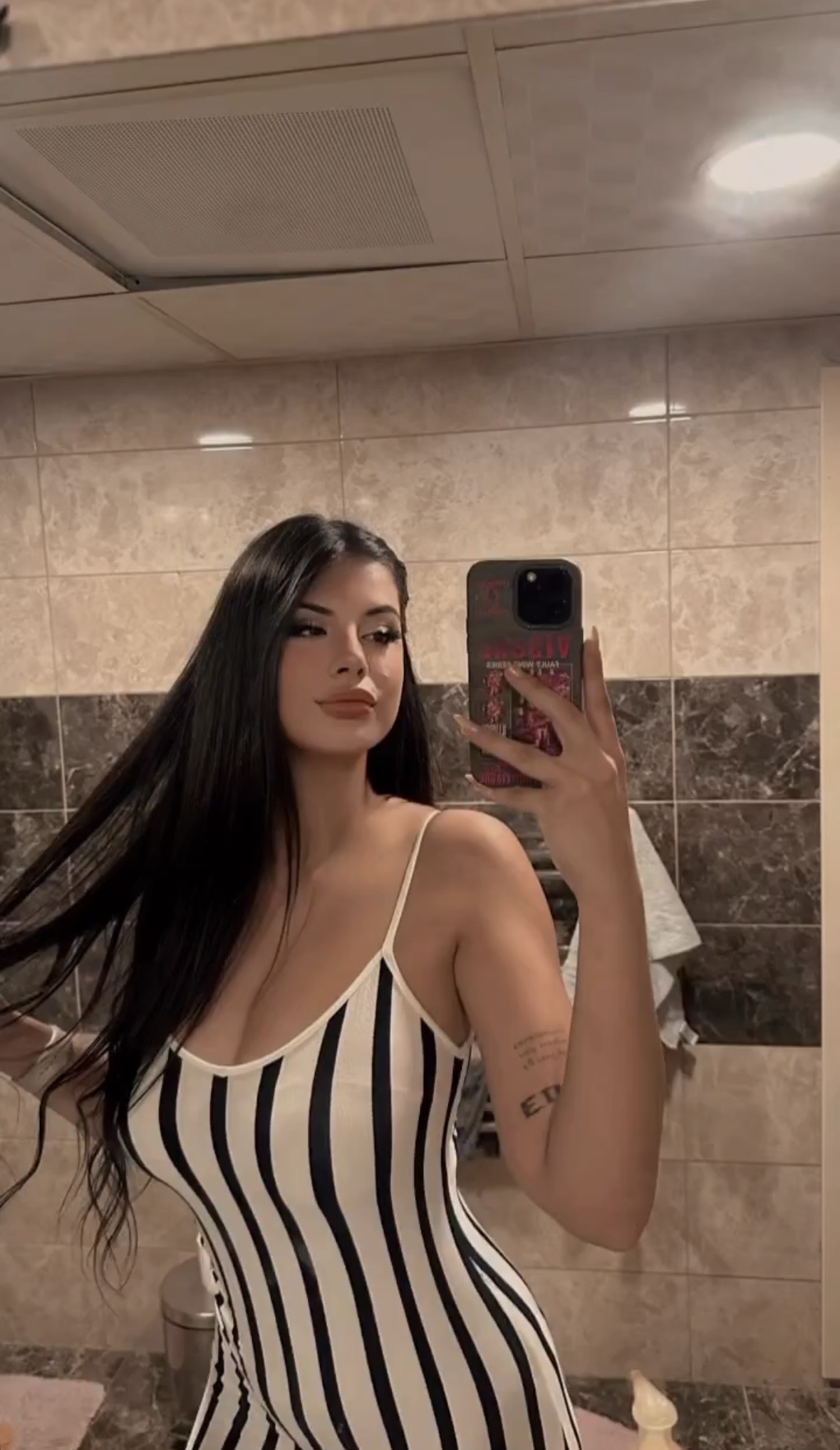 Kınık Mükemmel Duygusal Partner Bayan Escort Deren